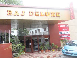 Raj Deluxe Hotel Dehradun